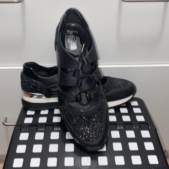 Crazy, sexy, cool - Michael Kors - Picture 1 of 8